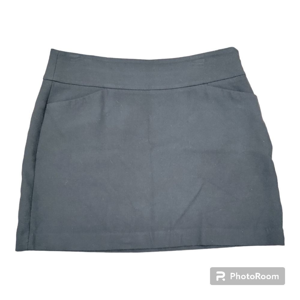 Loft Mini Skirt Solid Black With 2 Side Pockets and Side Zipper A-line Size 10
